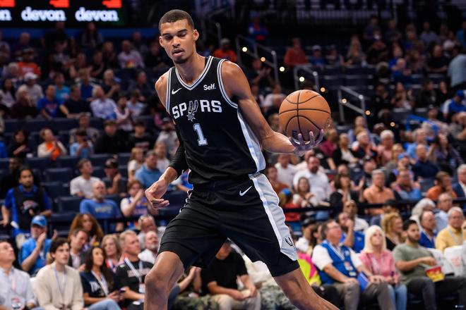 引了观众的 引了观众的